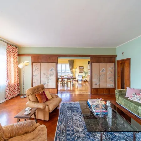 Golden Renaissance Apartment