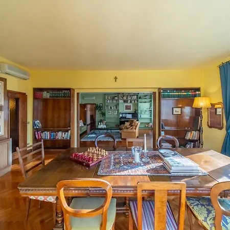 Apartment Golden Renaissance